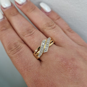 Diamantring med fin design i 18k guld - Smyckesbanken